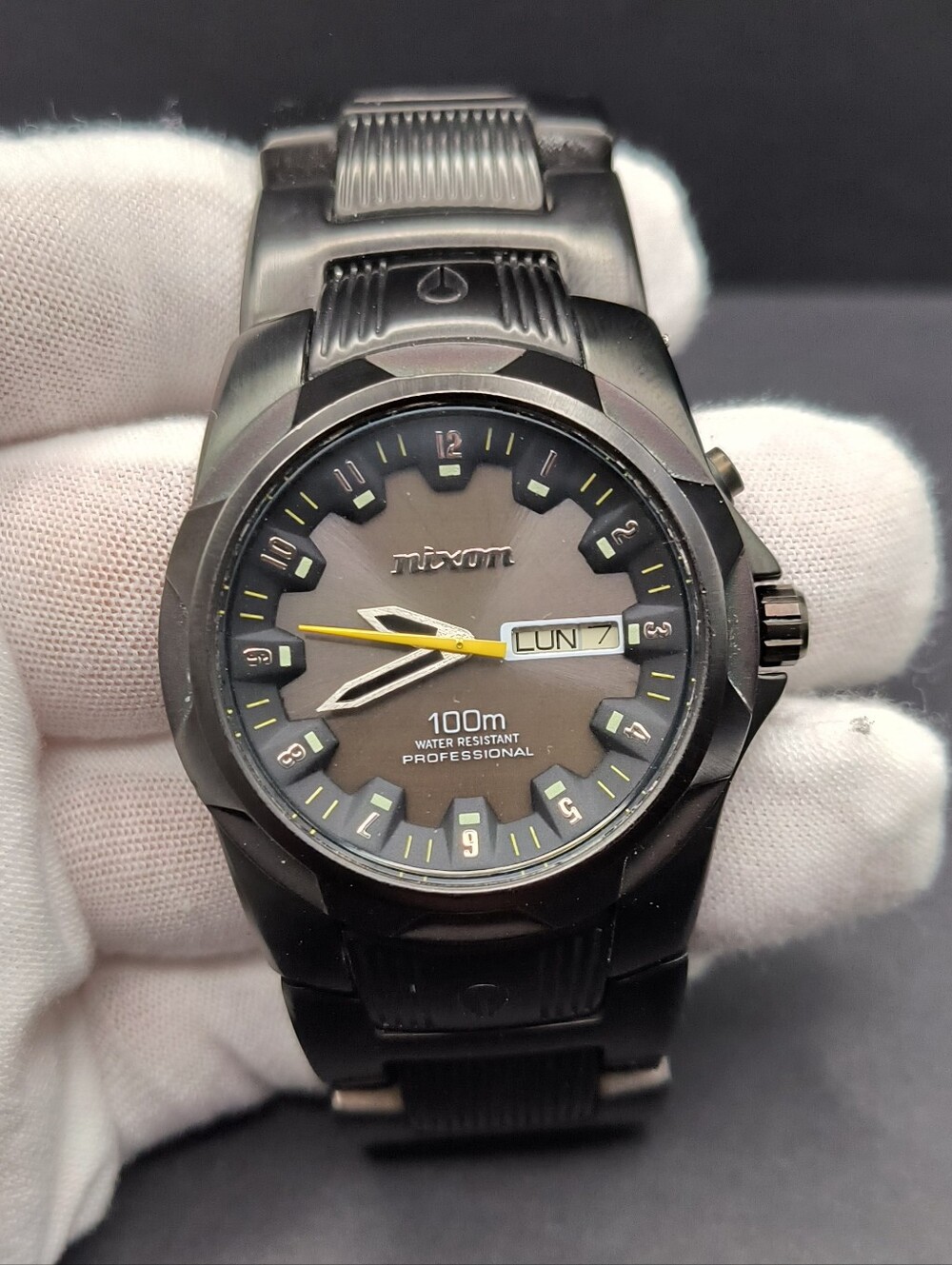 Nixon The Black SS Rover - Vintage From 2005